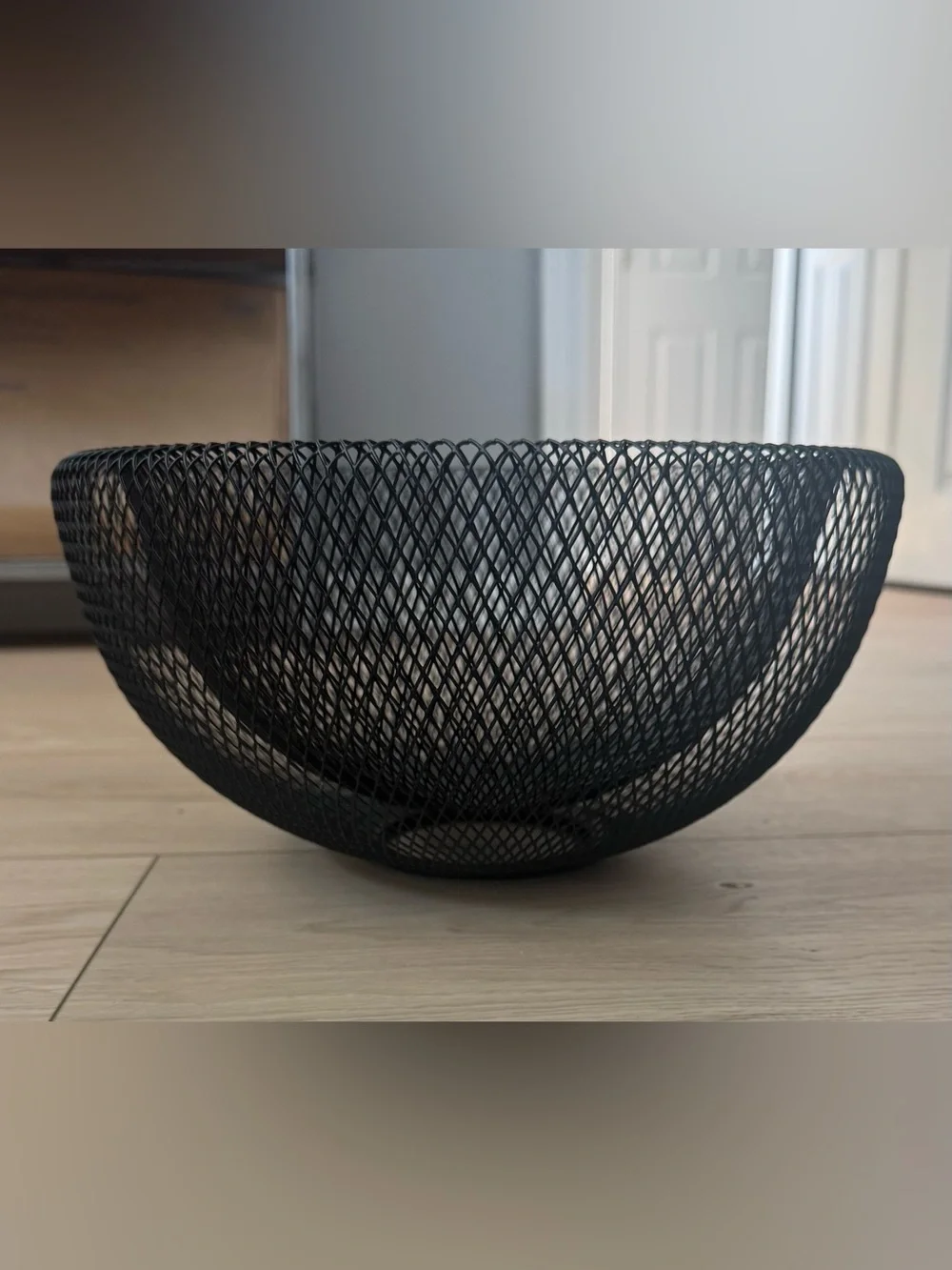 Modern Style Black Mesh Metal Double Wall Bowl